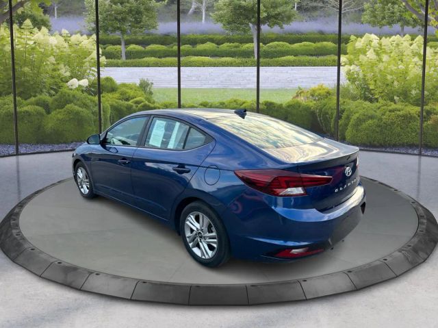 
								2020 Hyundai Elantra SEL Sedan 4D full									