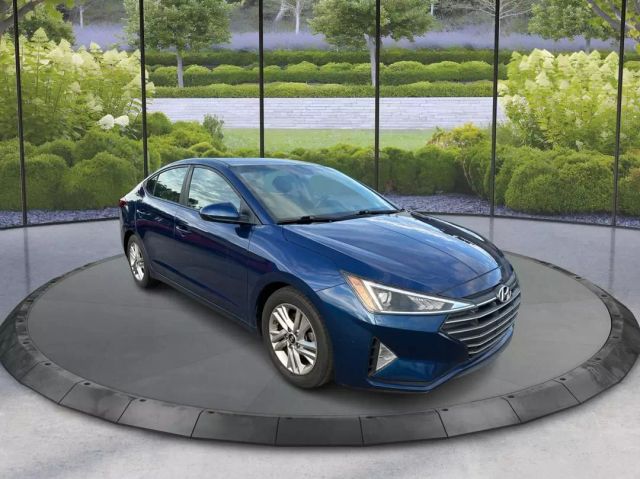 
								2020 Hyundai Elantra SEL Sedan 4D full									