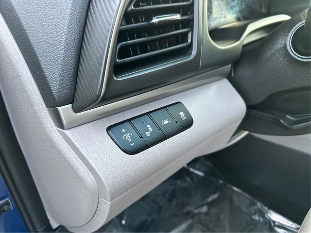 
								2020 Hyundai Elantra SEL Sedan 4D full									