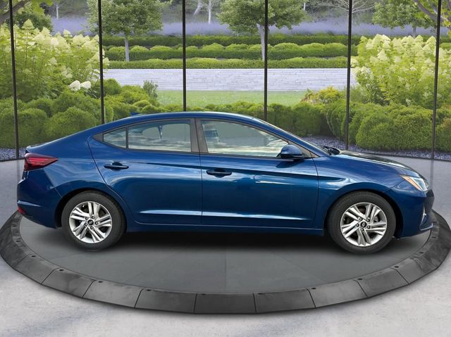 
								2020 Hyundai Elantra SEL Sedan 4D full									