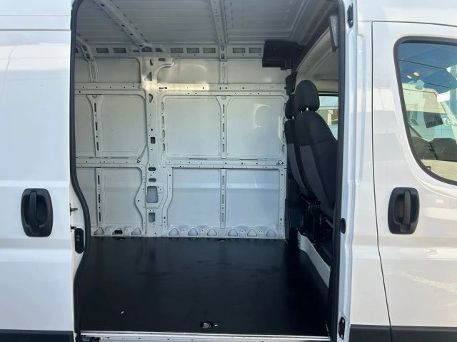 
								2023 Ram ProMaster Cargo Van 2500 High Roof Van 3D full									