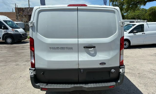 
								2018 Ford Transit 250 Van Low Roof w/Sliding Side Door w/LWB Van 3D full									