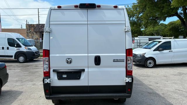 
								2023 Ram ProMaster Cargo Van 2500 High Roof Van 3D full									