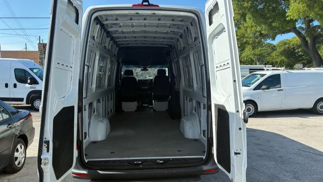 
								2023 Mercedes-Benz Sprinter 2500 Cargo High Roof w/170  WB Van 3D full									