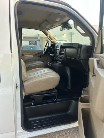 
								2021 Chevrolet Express 3500 Cargo Regular Van 3D full									