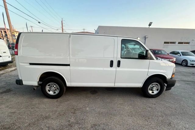 
								2021 Chevrolet Express 3500 Cargo Regular Van 3D full									