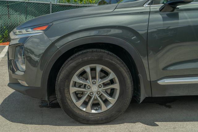 
								2020 Hyundai Santa Fe 2.4 SEL Sport Utility 4D full									