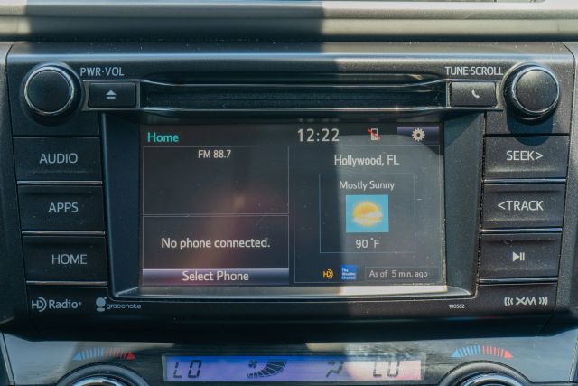 
								2018 Toyota RAV4 XLE Sport Utility 4D full									