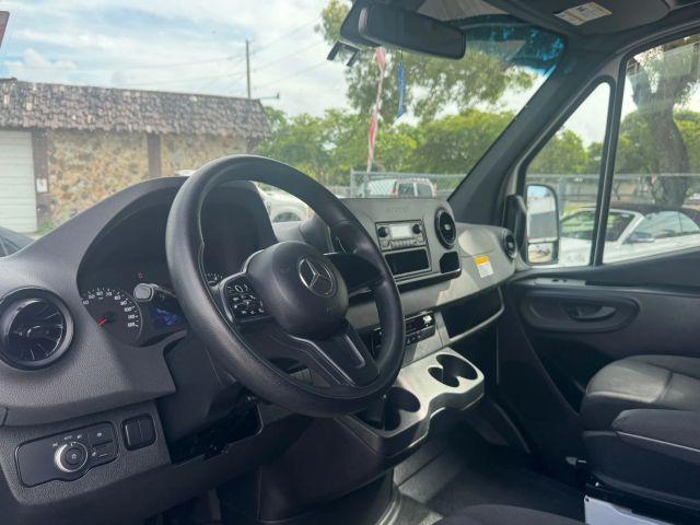 
								2023 Mercedes-Benz Sprinter 2500 Cargo High Roof w/170  WB Van 3D full									