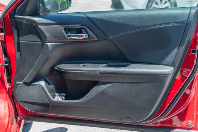 
								2017 Honda Accord Sport Sedan 4D full									