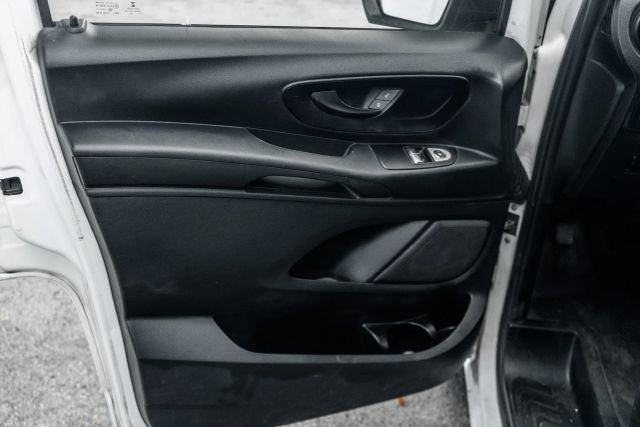 
								2018 Mercedes-Benz Metris Cargo Standard WB Van 3D full									