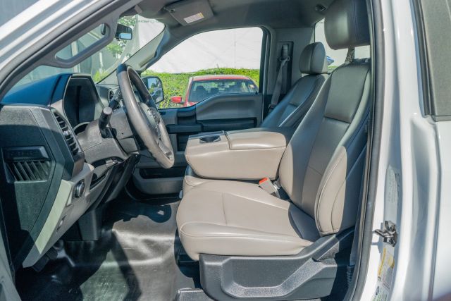 
								2020 Ford F150 Regular Cab XL Pickup 2D 8 ft full									