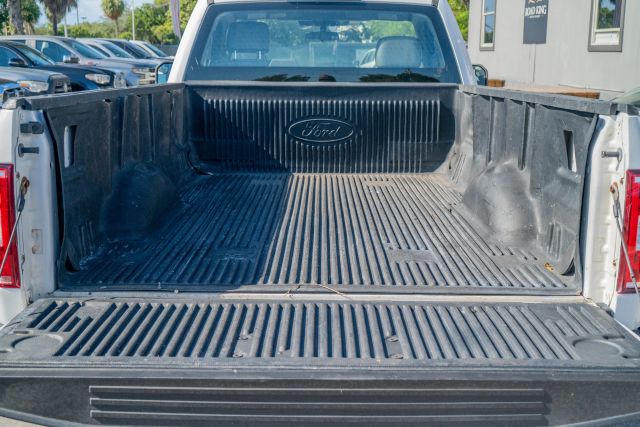 
								2020 Ford F150 Regular Cab XL Pickup 2D 8 ft full									