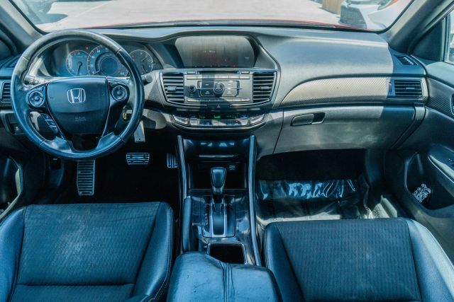 
								2017 Honda Accord Sport Sedan 4D full									