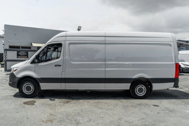 
								2023 Mercedes-Benz Sprinter 2500 Cargo High Roof w/170  WB Van 3D full									