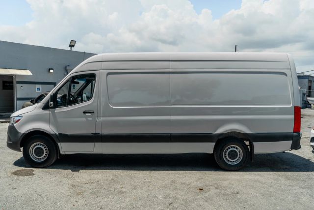 
								2021 Mercedes-Benz Sprinter 2500 Cargo High Roof w/170  WB Van 3D full									