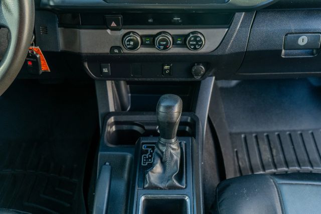 
								2017 Toyota Tacoma Access Cab SR Pickup 4D 6 ft full									