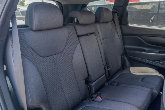 
								2020 Hyundai Santa Fe 2.4 SEL Sport Utility 4D full									