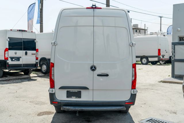 
								2021 Mercedes-Benz Sprinter 2500 Cargo High Roof w/170  WB Van 3D full									