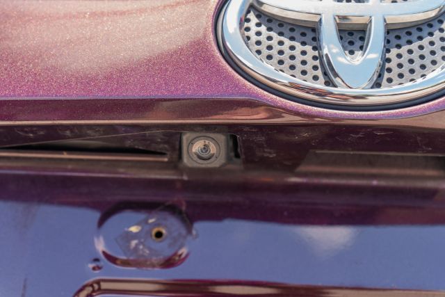 
								2018 Toyota RAV4 XLE Sport Utility 4D full									