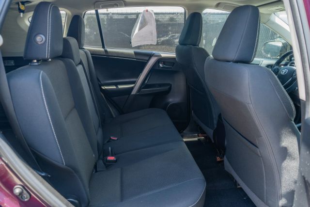 
								2018 Toyota RAV4 XLE Sport Utility 4D full									