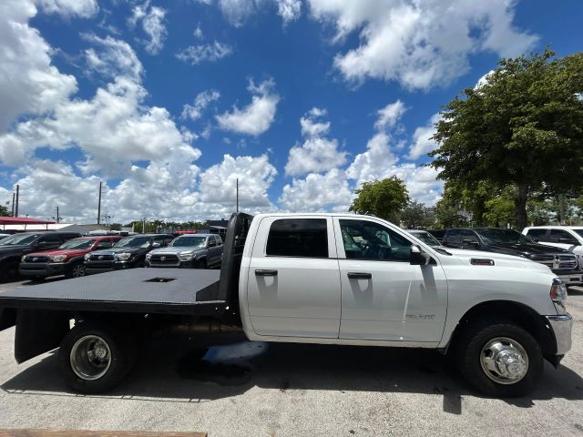 
								2022 Ram 3500 Crew Cab & Chassis Tradesman Cab & Chassis 4D full									