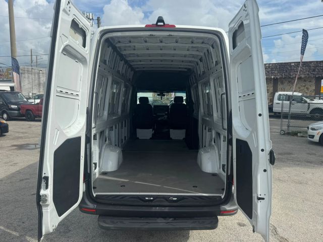 
								2023 Mercedes-Benz Sprinter 2500 Cargo High Roof w/170  WB Van 3D full									
