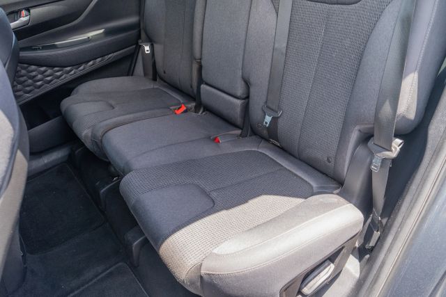 
								2020 Hyundai Santa Fe 2.4 SEL Sport Utility 4D full									