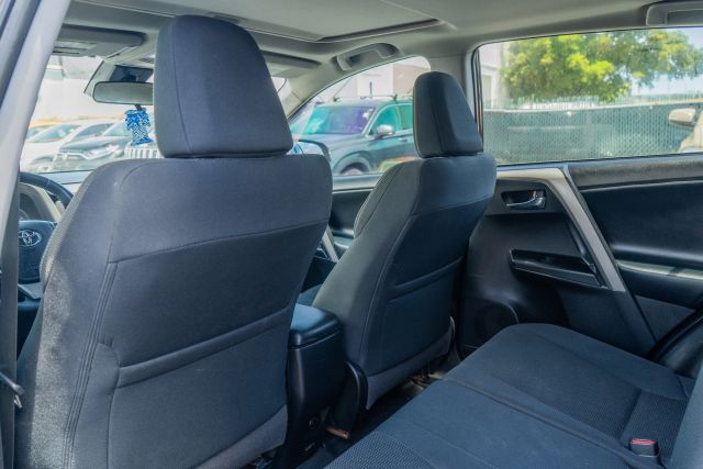 
								2018 Toyota RAV4 XLE Sport Utility 4D full									