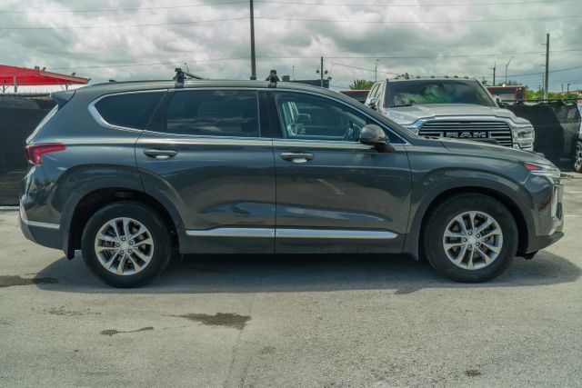 
								2020 Hyundai Santa Fe 2.4 SEL Sport Utility 4D full									