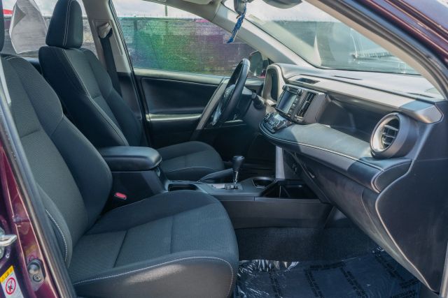 
								2018 Toyota RAV4 XLE Sport Utility 4D full									