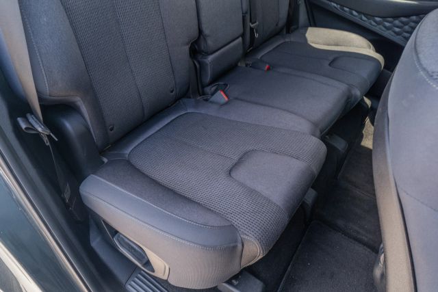 
								2020 Hyundai Santa Fe 2.4 SEL Sport Utility 4D full									