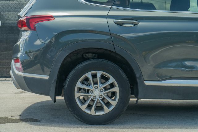 
								2020 Hyundai Santa Fe 2.4 SEL Sport Utility 4D full									