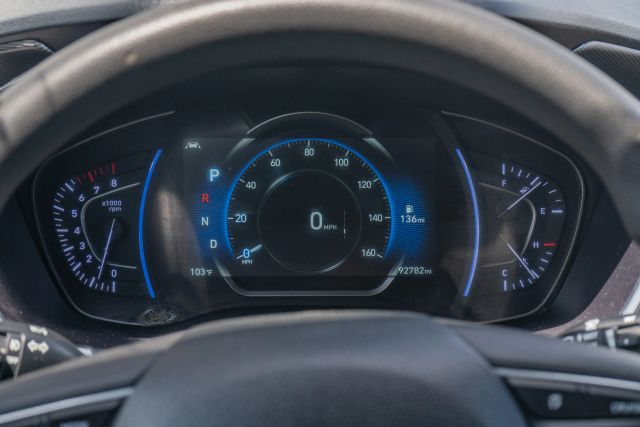 
								2020 Hyundai Santa Fe 2.4 SEL Sport Utility 4D full									