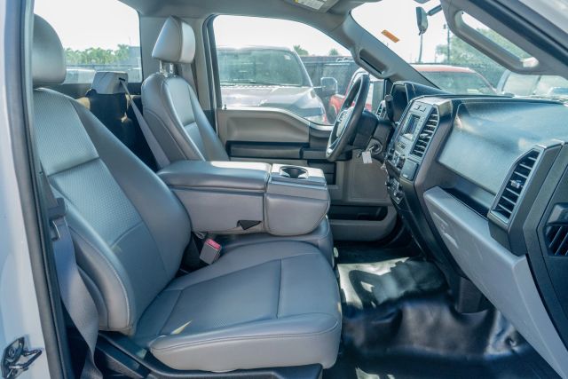 
								2020 Ford F150 Regular Cab XL Pickup 2D 8 ft full									