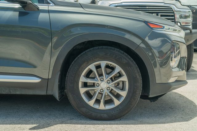 
								2020 Hyundai Santa Fe 2.4 SEL Sport Utility 4D full									