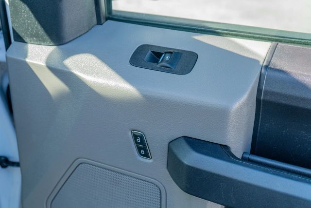 
								2020 Ford F150 Regular Cab XL Pickup 2D 8 ft full									