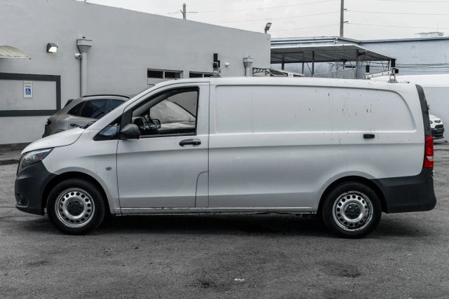 
								2018 Mercedes-Benz Metris Cargo Standard WB Van 3D full									