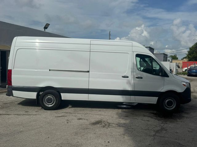 
								2023 Mercedes-Benz Sprinter 2500 Cargo High Roof w/170  WB Van 3D full									