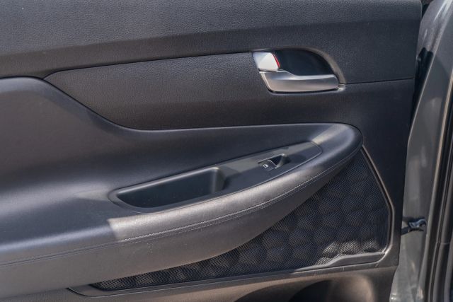 
								2020 Hyundai Santa Fe 2.4 SEL Sport Utility 4D full									