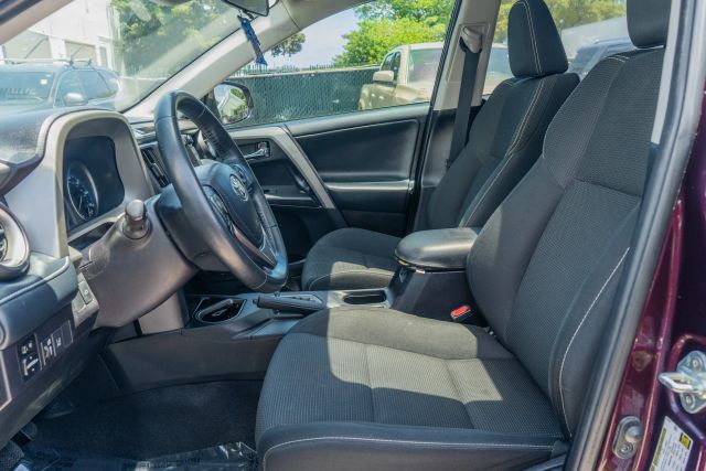 
								2018 Toyota RAV4 XLE Sport Utility 4D full									