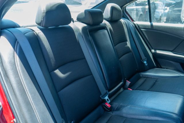 
								2017 Honda Accord Sport Sedan 4D full									