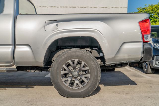 
								2017 Toyota Tacoma Access Cab SR Pickup 4D 6 ft full									