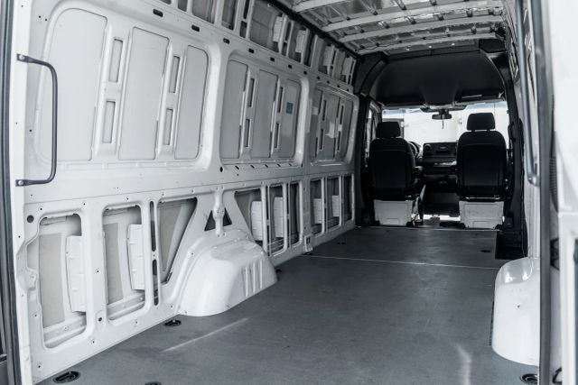 
								2023 Mercedes-Benz Sprinter 2500 Cargo High Roof w/170  WB Van 3D full									