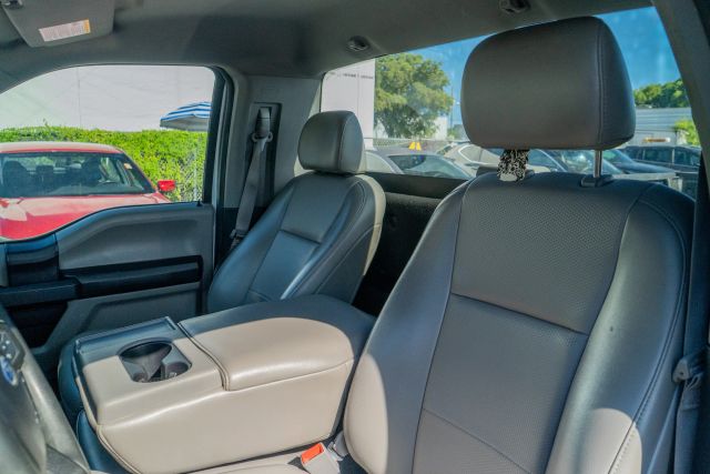 
								2020 Ford F150 Regular Cab XL Pickup 2D 8 ft full									