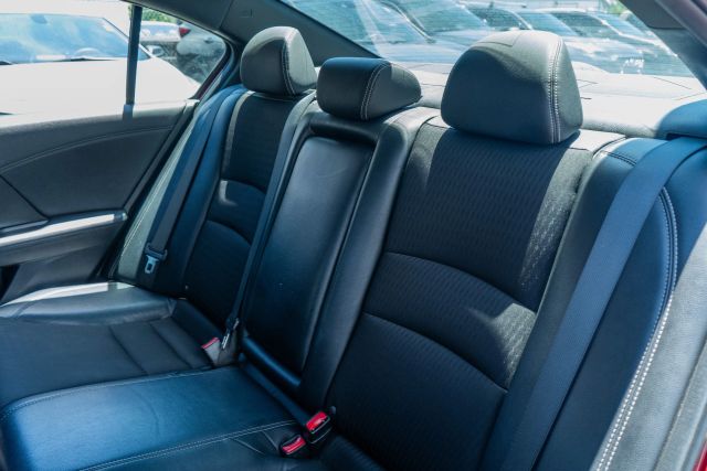 
								2017 Honda Accord Sport Sedan 4D full									