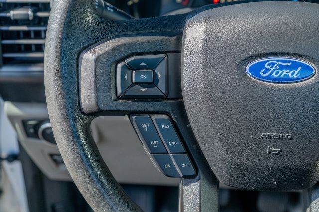 
								2020 Ford F150 Regular Cab XL Pickup 2D 8 ft full									