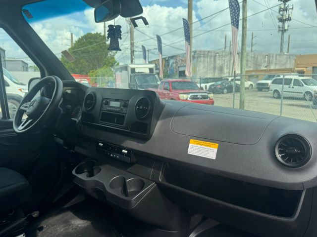 
								2023 Mercedes-Benz Sprinter 2500 Cargo High Roof w/170  WB Van 3D full									