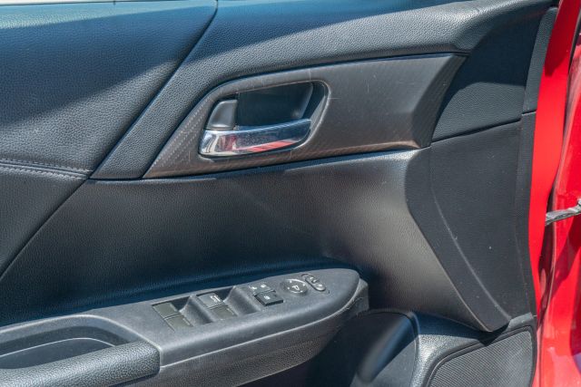 
								2017 Honda Accord Sport Sedan 4D full									