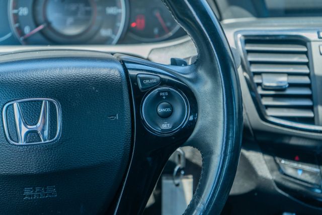 
								2017 Honda Accord Sport Sedan 4D full									